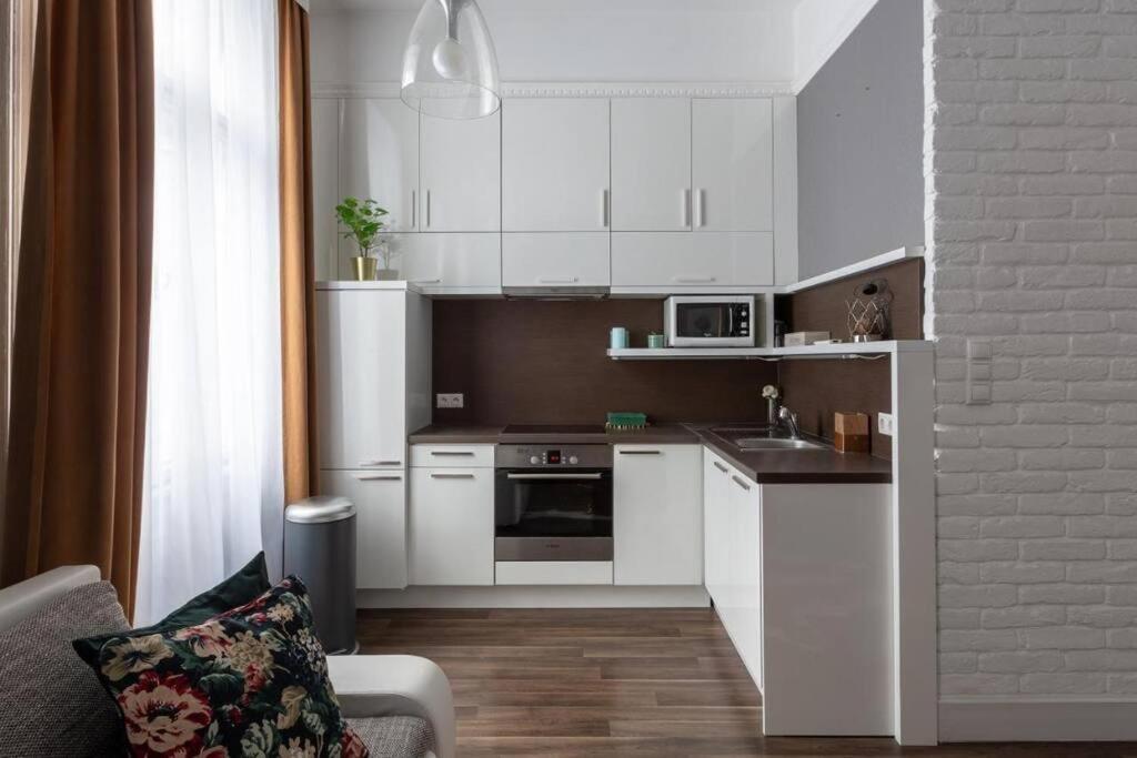 Chic, Captivating Space Budapest Exterior photo